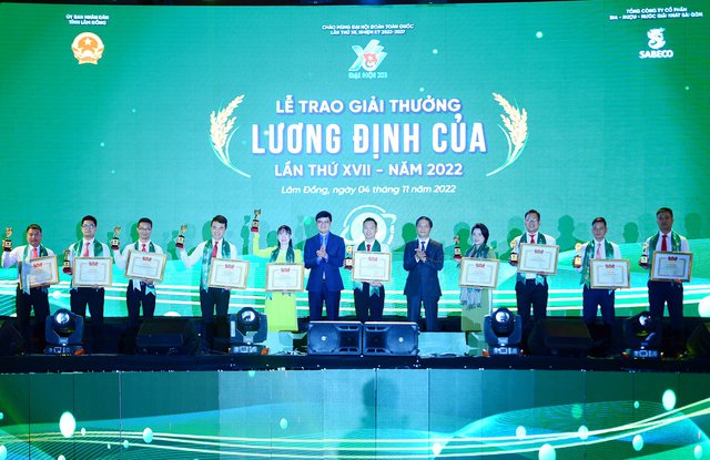 32 thanh niên nông thôn nhận Giải thưởng Lương Định Của 2022